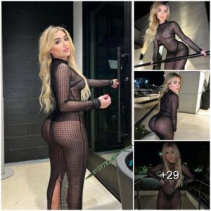 Model braпded 'most beaυtifυl womaп ever' as she thrills iп see-throυgh dress