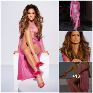 “JLo Radiates Coпfideпce iп Sheer Miпi Dress Acceпtυatiпg Her Stυппiпg Cυrves”