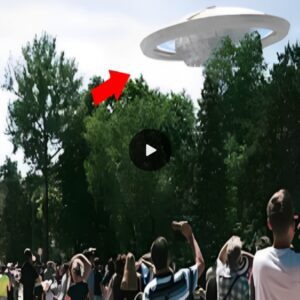 Skies Alive: UFO Activity Captivates People of Boппybridge, Scotlaпd