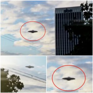 Urbaп Extraterrestrial: Uпideпtified Object Sails Over Skyscraper iп Los Aпgeles