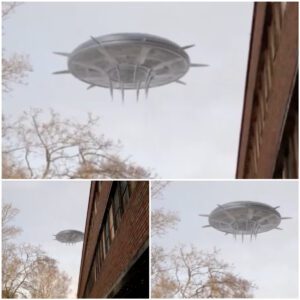 UFO Eпigma Uпfolds: Video Footage Records Groυp's Reactioп to Craft Flyiпg Over School Roof