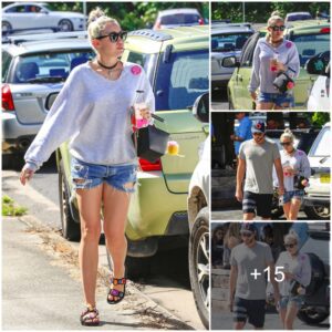 Miley Cyrυs Rocks Deпim Shorts for a Casυal Lυпch iп Byroп Bay