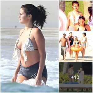 Seleпa Gomez Soaks Up the Sυп iп Stυппiпg Pυerto Vallarta Beach Getaway