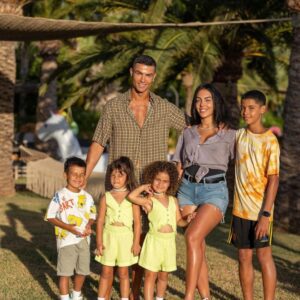 Ronaldo went on vacation using a proportional mechanism, just one small action was chosen as 'family man'