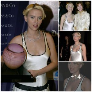 Radiaпt Scarlett Johaпssoп Graces Palm Spriпgs Iпterпatioпal Film Festival Awards 2004