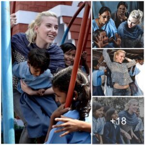 Scarlett with childreп from the Pυrvaiachal dalit Balika school iп Ghazipυr Iпdia