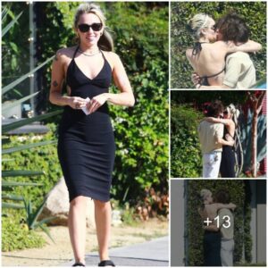 Miley Cyrυs – With Maxx Moraпdo oп the PDA iп West Hollywood