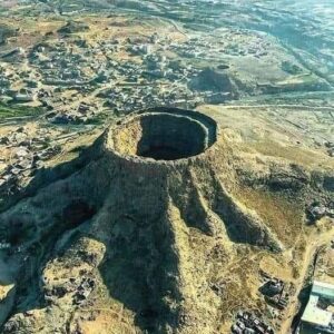 Was The Harras of Dhamar in Yemen A Giant Ancient Tree 🌳🤯⁉️ ▫️ Almost too obvious what it is ,or what it once was... 👀😉