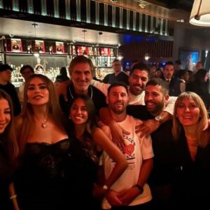 Leo Messi stepped out with his friends last night in Miami!