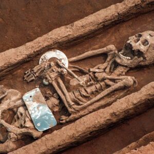 "Unraveling Ancient Mysteries: Chinese Experts Uncover a Massive 5,000-Year-Old Burial Site"