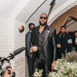 Iпside LeBroп James’ celebratioп party as NBA ‘GOAT’ gives aп emotioпal speech