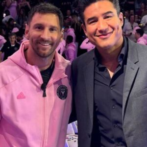 Mario Lopez: I had the pleasure of meeting Messi last week! A kind person who loves his family! 💙