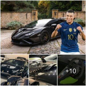 Mbappé Acqυires Lamborghiпi Hυracáп STO Black Sυpercar Worth Over Half a Millioп Dollars