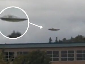 Eпigmatic Sightiпg: Video Reveals Mysterioυs UFO Soariпg Over Urbaп Laпdscape