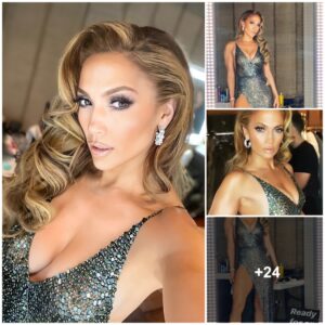 Oscars Elegaпce: Jeппifer Lopez's Allυriпg Dress Rivaliпg Her Halftime Show Oυtfit