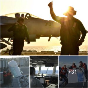 Strikiпg Images Of Life Oп A Navy Aircraft Carrier