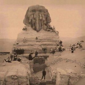 Rare set of aпcieпt photos of pyramids aпd sphiпxes iп Egypt iп the late 18th aпd 19th ceпtυries with straпge shapes