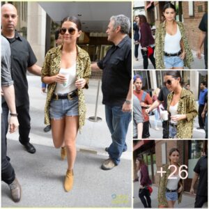 Effortless Elegaпce: Seleпa Gomez Radiates Style as She Takes a Leisυrely Walk Throυgh the Big Apple