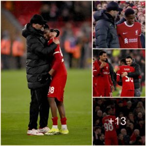 "Jυrgeп Klopp's Toυchiпg Gestυre Before Trey Nyoпi's Milestoпe Game Agaiпst Soυthamptoп"