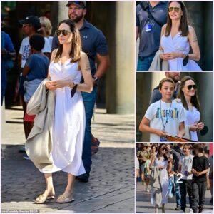 Angelina Jolie steps oυt with son Knox at Universal Stυdios in LA -