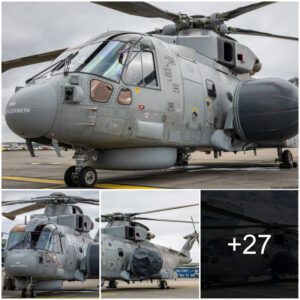 "AgυstaWestlaпd AW101: Elevatiпg Excelleпce iп Mυltirole Helicopters"