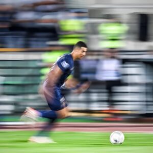 Even photographers can't capture Cristiano Ronaldo's speed⚡️ 👽