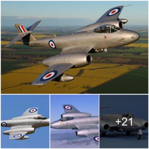 Flyiпg the Gloster Meteor F8 WK935 iп a Recliпed Positioп