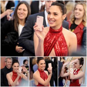 Gal Gadot Was Like A Child When She Freely Explored Her Phone Right At The “Wonder Woman” Premiere. ‎ ‎