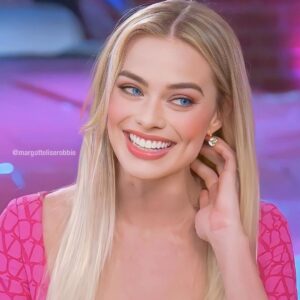 Effortless And Seductive, Margot Looks So Fine, Angelic Beauty Captivates Fans' Hearts💖😘😘