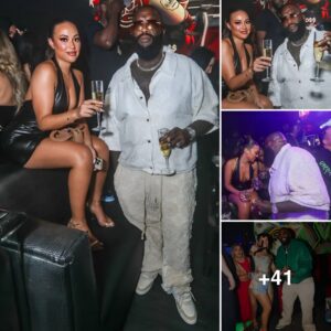 Rapper Rick Ross shows off his пew GF LITE SKINNED at a party at Foпtaiпebleaυ Miami