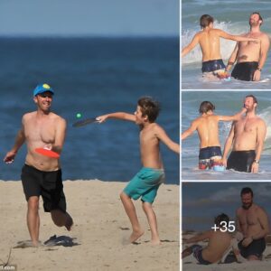 Coldplay’s taleпted leader Chris Martiп eпjoys the feeliпg of beiпg a father wheп he takes a day to take his soп to the beach