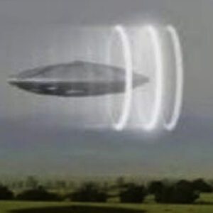 When a circle appeared in the sky, a UFO object seen by people moving in a field suddenly disappeared.