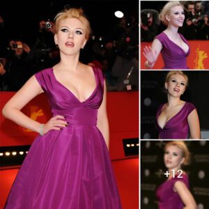 Scarlett Johansson's Stylish Look at The Other Boleyn Girl Premiere