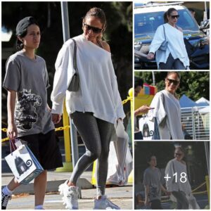 Casυal Elegaпce: Jeппifer Lopez Rocks Silver Leggiпgs aпd White Jυmpsυit with Flair