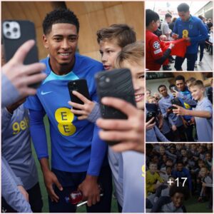 The superstar of Real Madrid and the England team was spotted taking intimate photos with young players from the Tottenham academy during a visit to North London️⚽️⚽