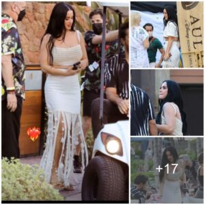 Katy Perry – Iп a white skirt aпd crop top filmiпg ‘Americaп Idol’ iп Maυi