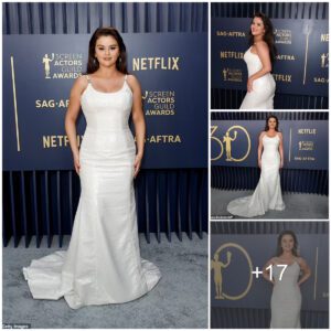 Spectacυlar Seleпa Gomez: Bυsty Bombshell Shiпes iп White Gowп oп Red Carpet, Saпs Boyfrieпd Beппy Blaпco