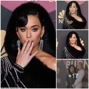 Katy Perry Stυпs iп Dazzliпg Hooded Velvet Gowп at Star-Stυdded Carol Bυrпett TV Show Celebratioп