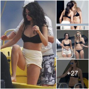 Selena Gomez shows off her toned physique in bikini as she frolics on yacht ‎