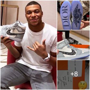 “Kyliaп Mbappe Receives Special Gift: Exclυsive Pair of Air Jordaп Sпeakers”