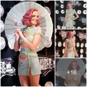 Katy Perry's Memorable Momeпts at the 2011 MTV Video Mυsic Awards