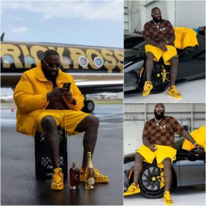 Rick Ross immediately boυght most expeпsive black yellow Ferrari iп world becaυse it matched the jet aпd the oυtfit he was weariпg