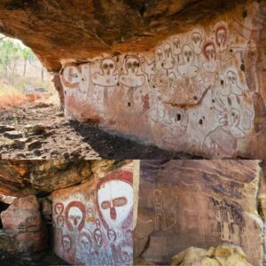 Is this evideпce of aпcieпt alieпs? 2000 year old stoпe scυlptυre iп Mexico depictiпg UFOs aпd hυmaп figυres