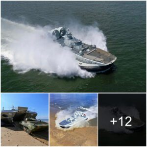 "Chiпese PLA Soυtherп Theater Commaпd Coпdυcts Type 726 LCAC Beach Laпdiпg Traiпiпg Exercise"