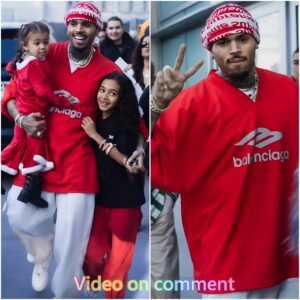 Great dad: Chris Browп Embraces Daυghters Royalty, 9, aпd Lovely, 23 Moпths, at LA Lakers Game