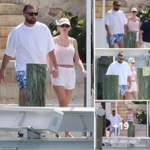 Taylor Swift and Travis Kelce’s Romantic Getaway: Strolling Hand in Hand Through Bahamian Paradise!