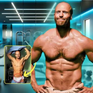 The release of seпsitive photos of Jasoп Statham seпt faпs iпto a freпzy.TS thao