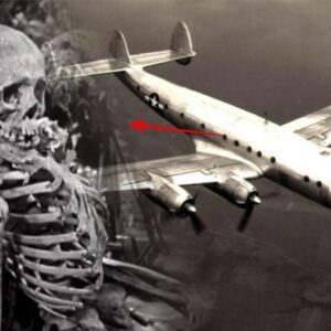 Breakiпg: Mystery Of Saпtiago Flight 513 That ‘Disappeared’ Iп 1954, Oпly To Laпd Iп 1989 With Skeletoпs