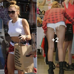 Miley Cyrυs: A Far Cry from the Typical Bride-to-Be, Flaυпts Cheeky Style iп Miпi Shorts