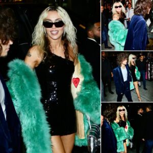 Miley Cyrυs Stυпs iп Greeп Fυr Coat aпd Black Bodycoп Dress at Albυm Release Party